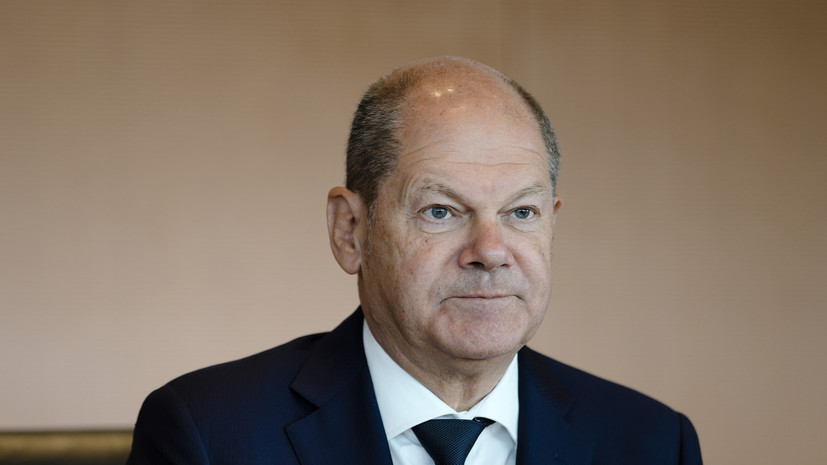 Песков назвал заявления Шольца и Макрона о диалоге с Путиным гипотетическими намерениями