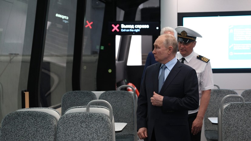 «Всё просто, конструктивно, приятно сделано»: Путин дал старт движению регулярного речного электротранспорта в Москве