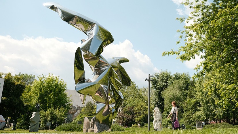 В парке «Музеон» появился новый футуристический арт-объект