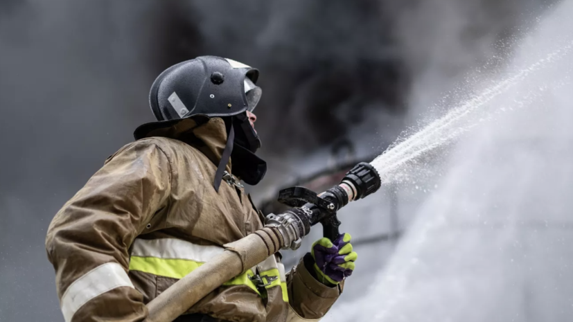 В Ростовской области произошёл пожар на складе с посудой и электротехникой
