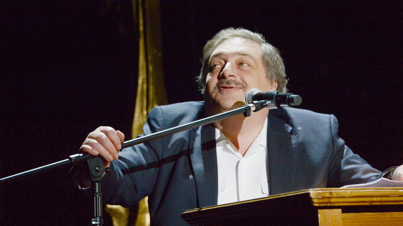 Писателя Быкова оштрафовали на 40 тысяч рублей за отсутствие маркировки иноагента