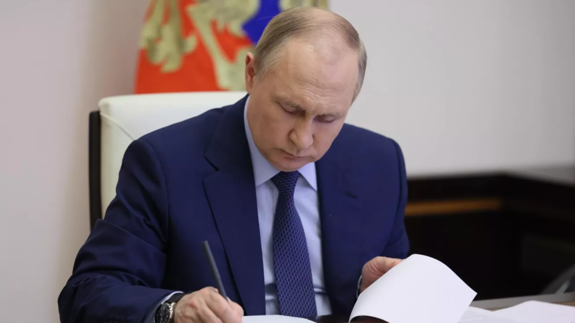 Путин подписал закон о возможности призыва осуждённых на службу по контракту в ВС России
