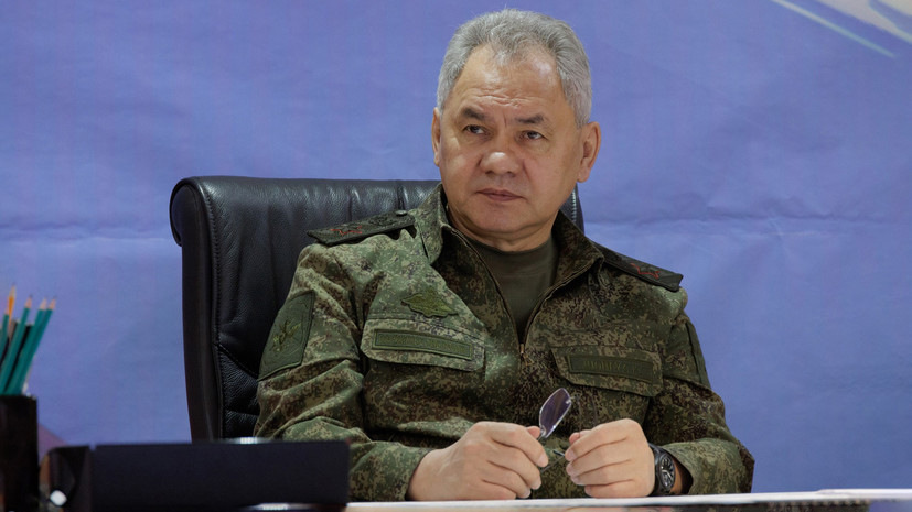 «Отметил высокую эффективность поражения военной техники противника»: Шойгу посетил пункт управления группировки «Запад»
