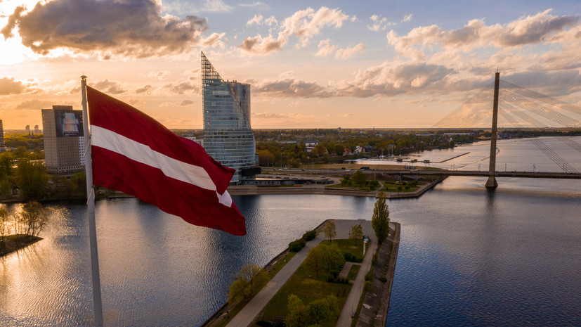 Латвия прекратила приём заявлений на выдачу россиянам виз всех типов
