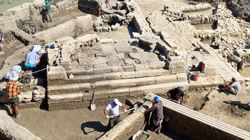 Петербургские археологи нашли античную постройку на раскопках в Севастополе