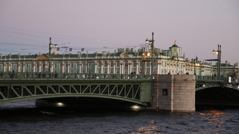 В Петербурге Дворцовый мост в ночь на 30 июня разведут под вьетнамскую национальную музыку