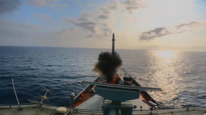 Пуск ракеты из ЗРК «Редут» в ходе испытаний корвета «Резкий» в Японском море