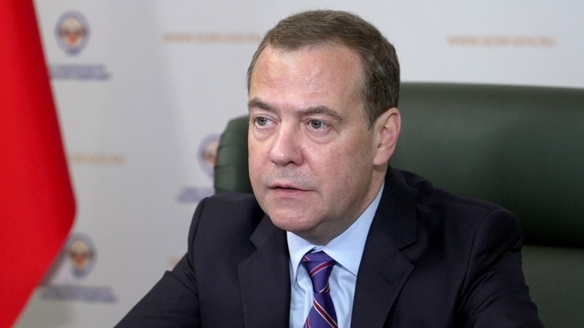 Медведев назвал Украину «Землёй Санникова»