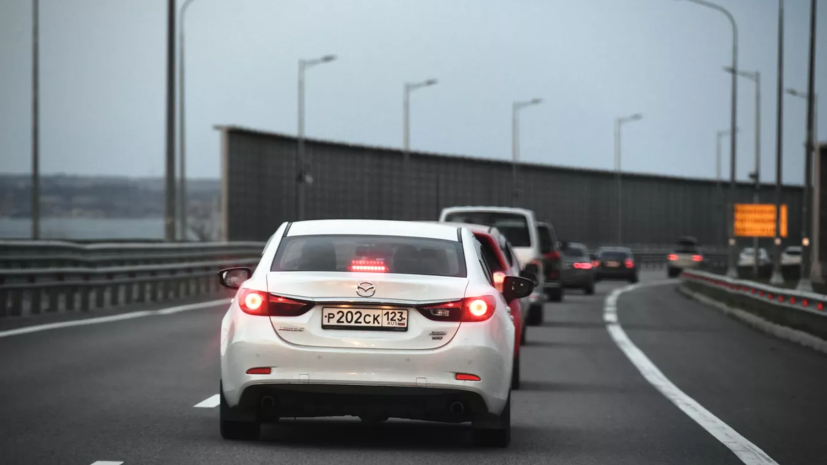 Пробка на подъезде к Крымскому мосту со стороны Кубани возросла до 13 км