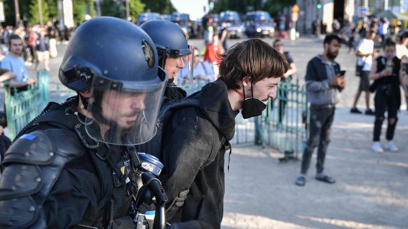 Во Франции обратили внимание на «репрессивные задержания» выступающих против пенсионной реформы