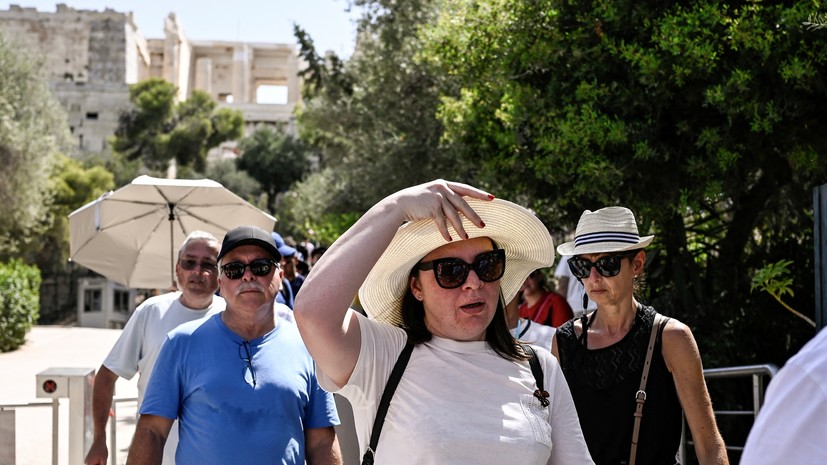 Афинский Акрополь закроют для посещения на несколько часов из-за аномальной жары