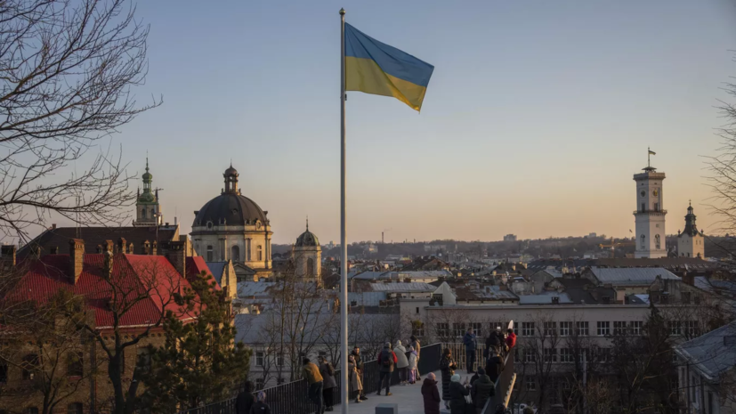 Во Львовской области демонтировали памятник советским солдатам