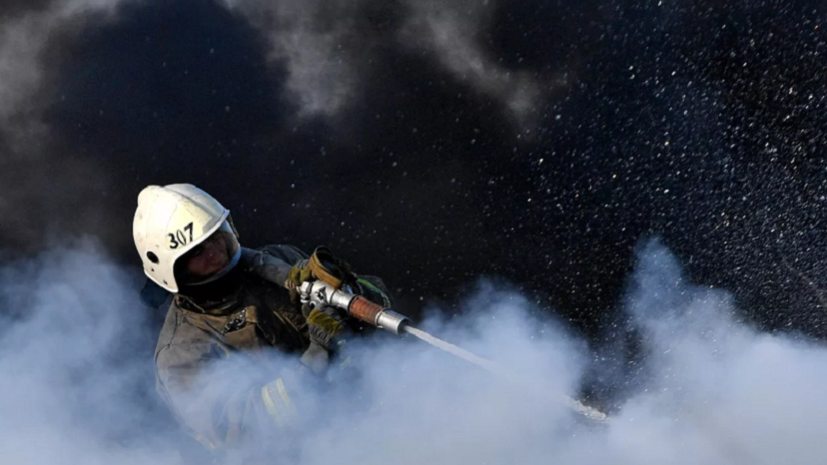 В МЧС заявили о локализации пожара в Архангельске на 1500 квадратных метрах