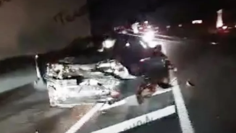 Семь легковых автомобилей, бензовоз и большегруз столкнулись на трассе М-4 на Кубани