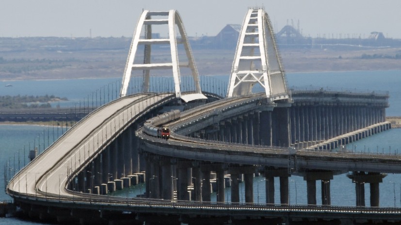 Хуснуллин: грузоперевозки по Крымскому мосту в ближайшее время не возобновят