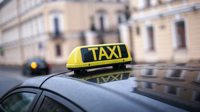 В Петербурге выдали вдвое больше разрешений на работу такси, чем за весь 2022 год