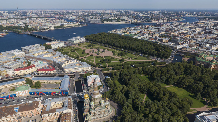 Петербуржцам предложили проголосовать за цвет новых электробусов