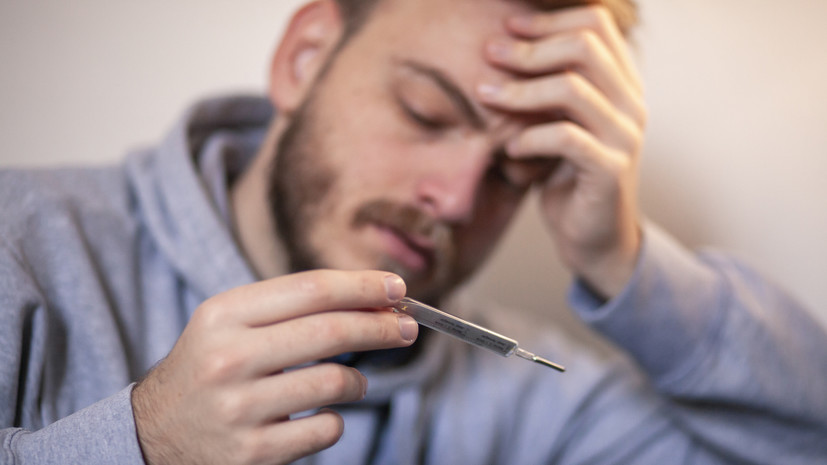 Невролог Блохина назвала резкое повышение температуры одним из возможных симптомов менингита