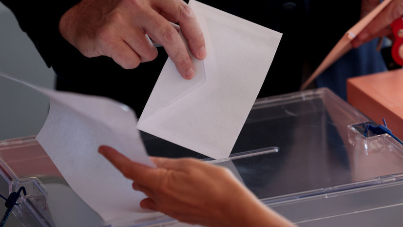 В Испании опрос говорит о победе правых партий по итогам всеобщих досрочных выборов