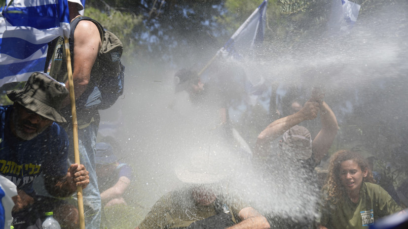 В Израиле полиция применила водомёты в отношении протестующих против судебной реформы