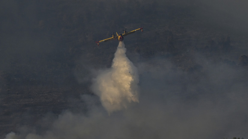 Пожарный самолёт упал в Греции