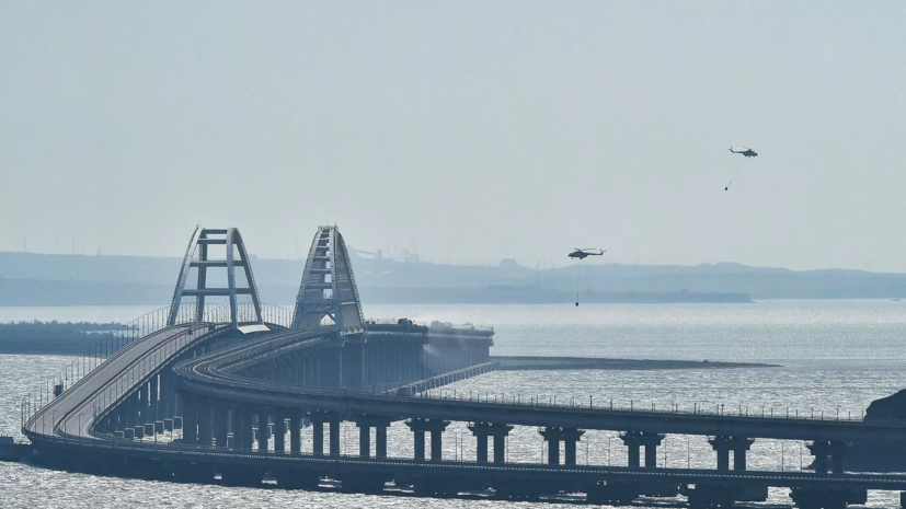 Зарубежному сухогрузу закрыли доступ к проходу под Крымским мостом из-за взрывчатки