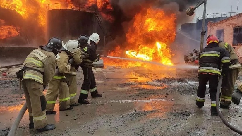В Шахтёрске ликвидировали пожар на нефтебазе.