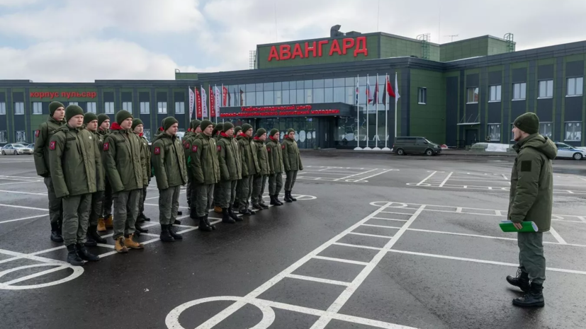 В военно-патриотическом центре «Авангард» прошли обучение более 100 тысяч школьников