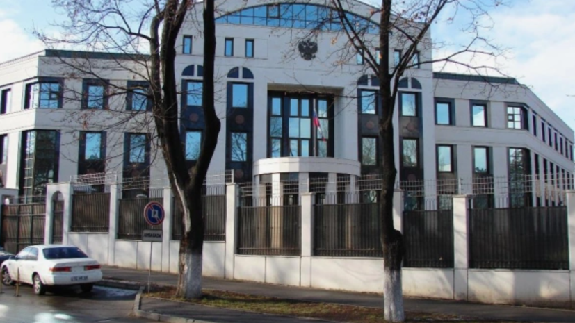 Консульский отдел посольства России в Молдавии приостановит приём с 5 августа