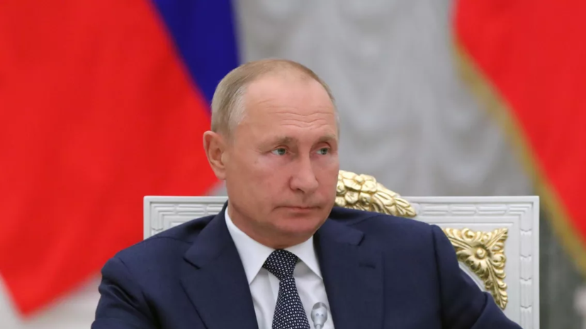 Путин поздравил россиян с Днём ВМФ