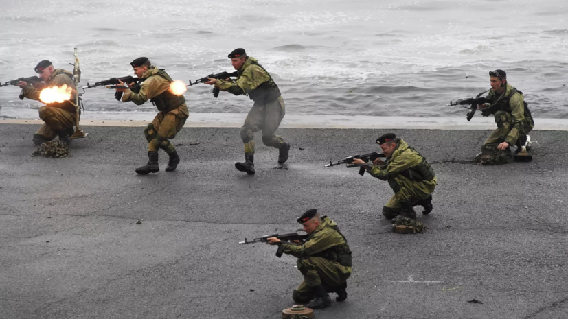 В Мурманской области в честь Дня ВМФ корабли провели показательные стрельбы