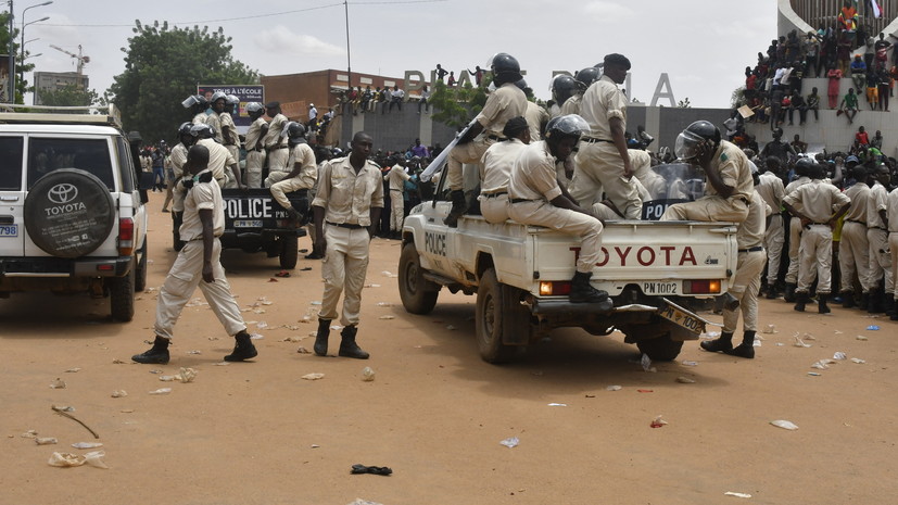 Politico: переворот в Нигере вызывает опасения по поводу зависимости Франции и ЕС от урана