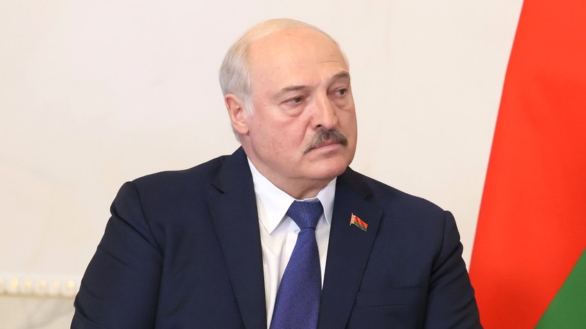 Лукашенко заявил, что в Белоруссию ввезли более половины ядерного оружия из планируемого