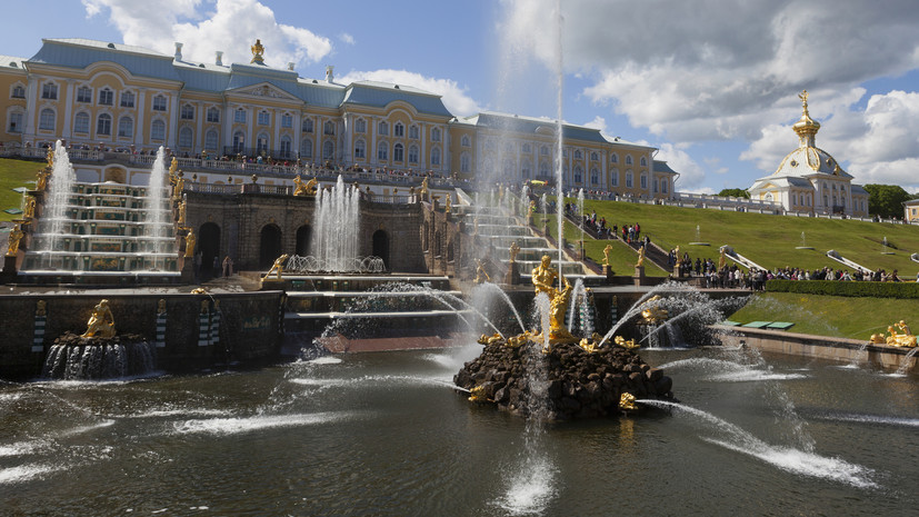 Водоканал Петербурга: фонтаны в День ВДВ могут отключить в случае купания в них граждан
