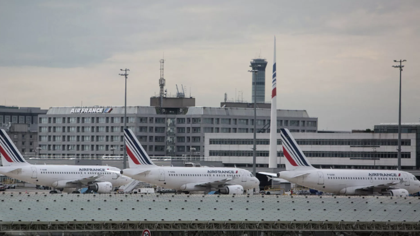 Первый французский эвакуационный рейс из Нигера приземлился в Париже