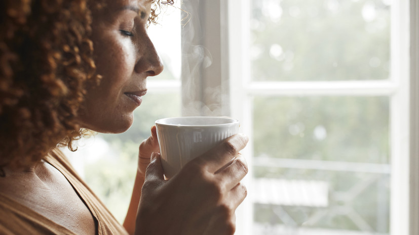 Диетолог Круглова посоветовала пить не более двух чашек кофе в день в жару