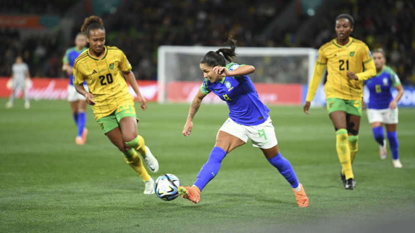 Женская сборная Ямайки обыграла Бразилию и вышла в плей-офф чемпионата мира по футболу
