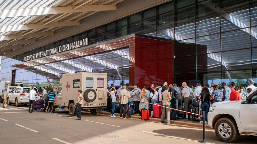 МИД Франции заявил о завершении операции по эвакуации своих граждан из Нигера