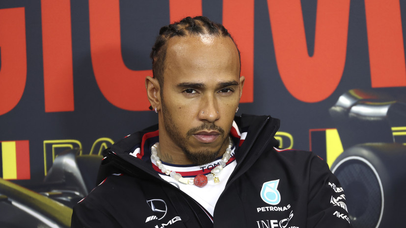 В Mercedes рассказали, почему команда до сих пор не продлила контракт с Хэмилтоном