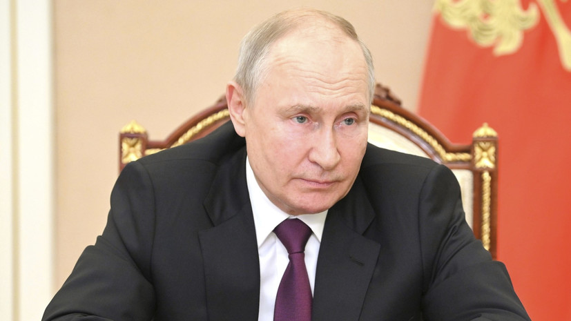 Путин подписал закон о запрете на выезд за рубеж после вручения повестки