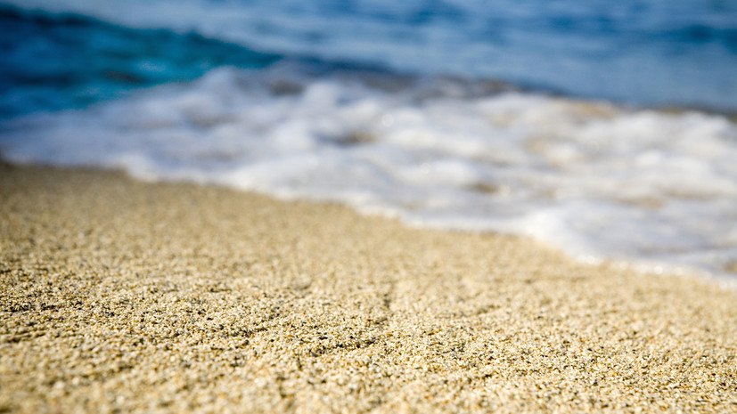 Власти Одесской области распорядились открыть пляжи для отдыха людей