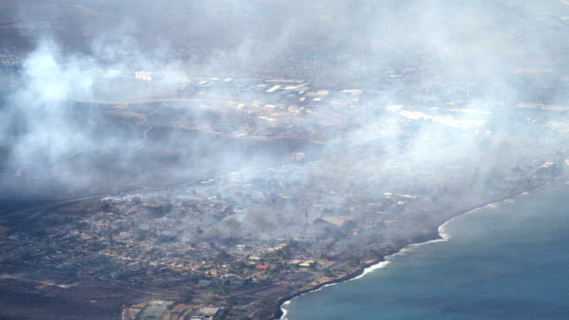На Гавайях объявлен режим ЧС из-за природных пожаров