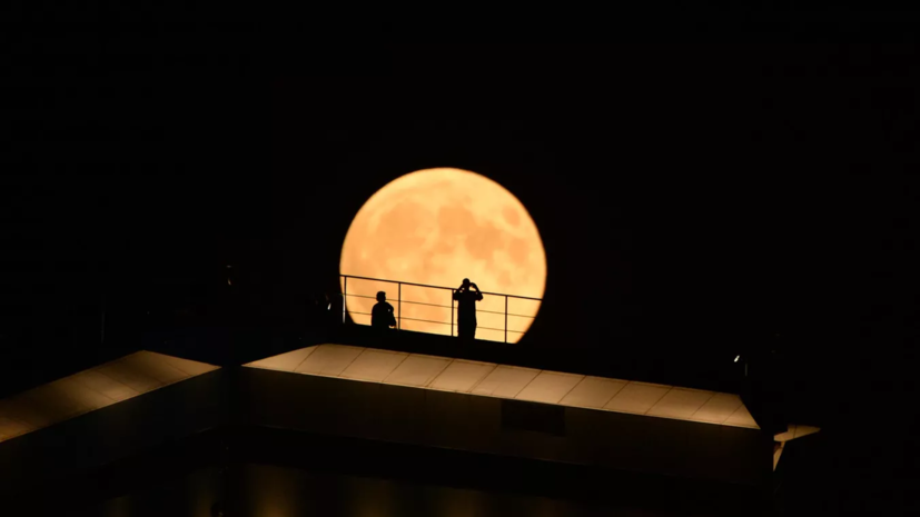 В РАН назвали Луну первой остановкой на пути в дальний космос