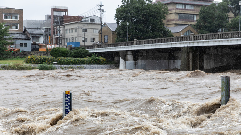 В Японии из-за тайфуна «Лан» отменены 240 рейсов