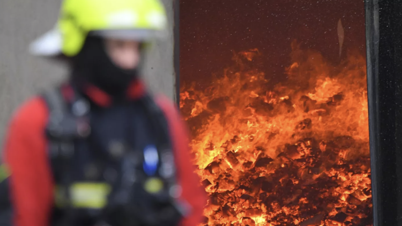 МЧС Дагестана: к тушению пожара в Махачкале привлечено 67 человек и 19 единиц техники