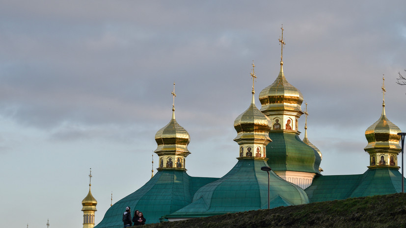 В УПЦ сообщили о начале штурма корпусов в Киево-Печерской лавре