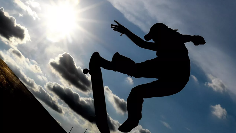 В парке имени 40-летия ВЛКСМ в Москве появился скейт-парк