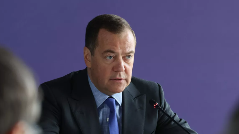 Медведев заявил, что ВС России «очень успешно сжигают» западную технику