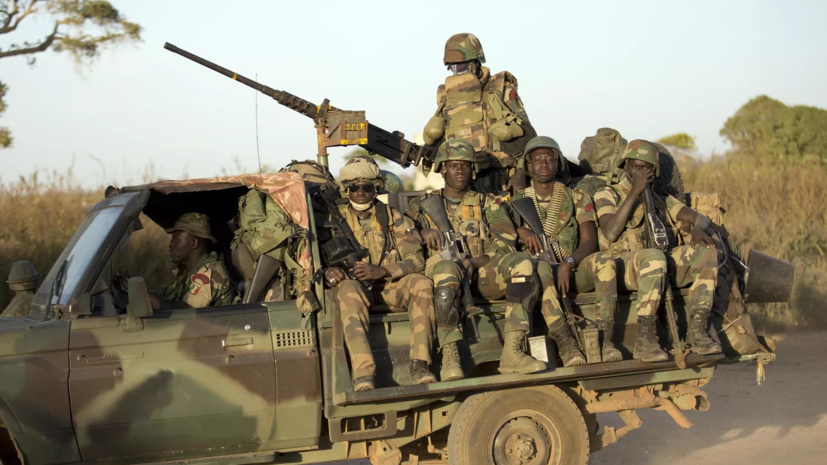 Le Monde: Африканский союз выступил против возможного вторжения ЭКОВАС в Нигер