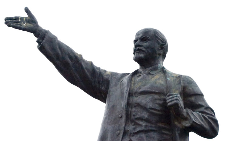 В Казахстане начали проверку по факту сноса памятника Ленину в городе Алтай